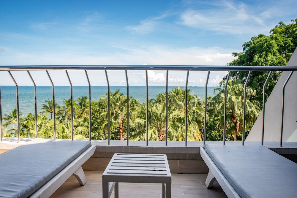 Royal Wing Suites & Spa Pattaya One Bedroom Royal Wing Suite 4