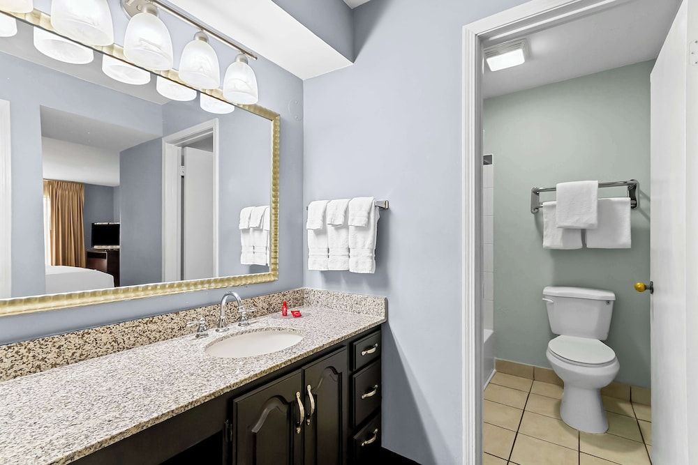 SureStay Studio by Best Western Pensacola Suite, 2 Queen Beds, Non Smoking (with Sofabed, Full Kitchen) 3