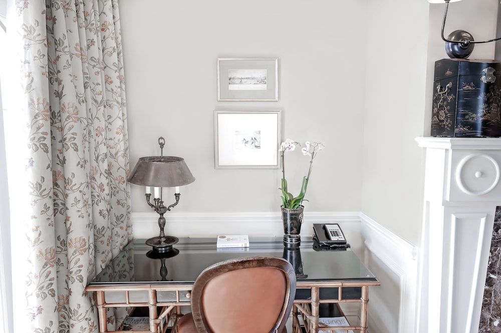 Planters Inn Penthouse King 5