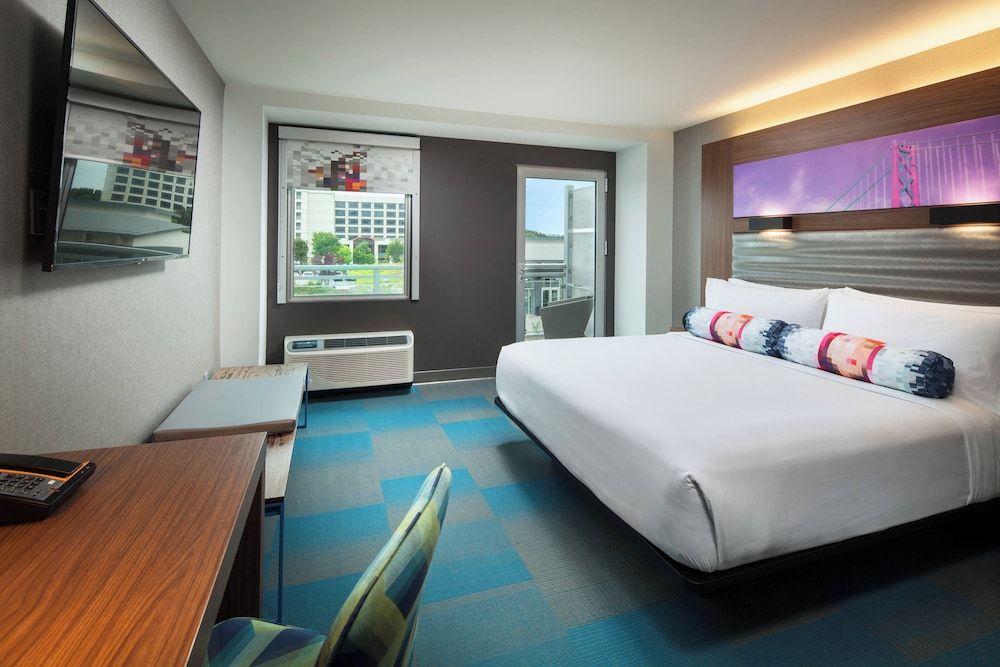 Room, 1 King Bed (Patio)