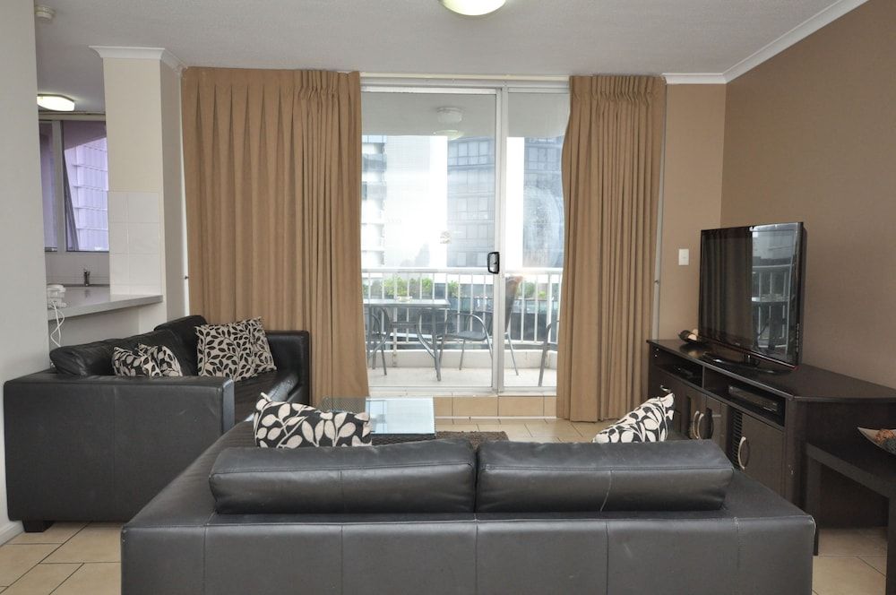Moorings On Cavill One Bedroom - Budget 7