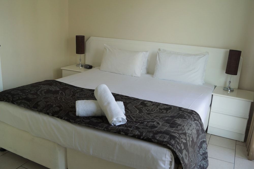 Moorings On Cavill One Bedroom - Budget 3