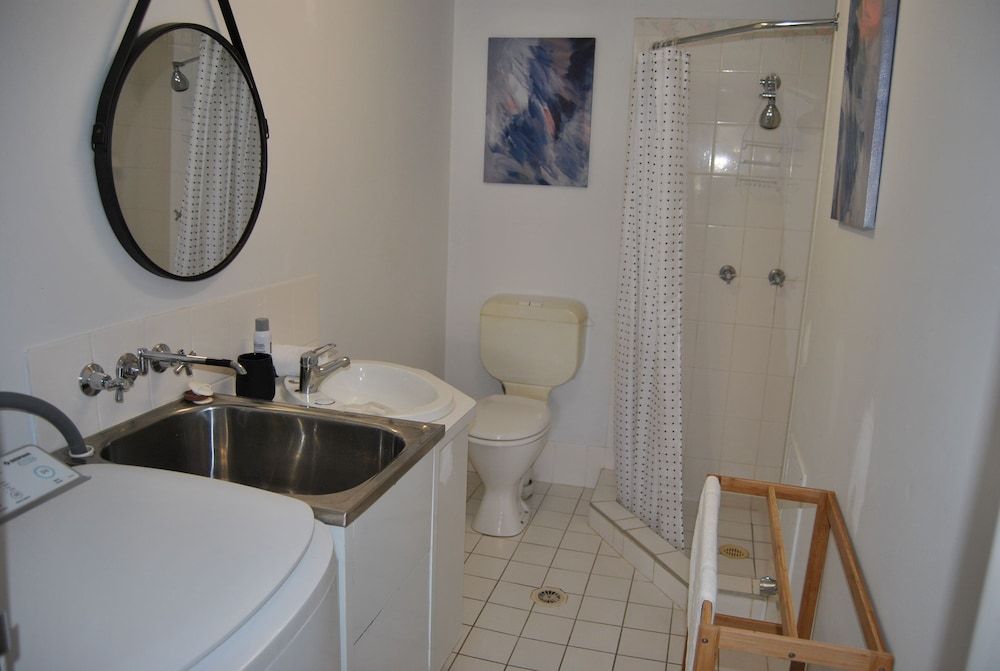 undefined Budds Beach Apartments 8