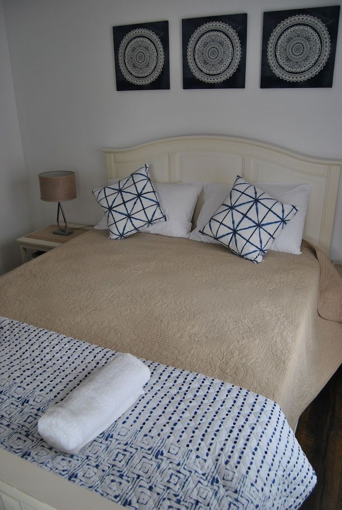 undefined Budds Beach Apartments