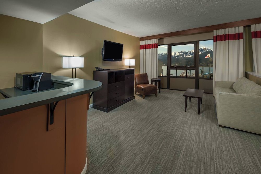 Junior Suite, Multiple Beds, Mountain View