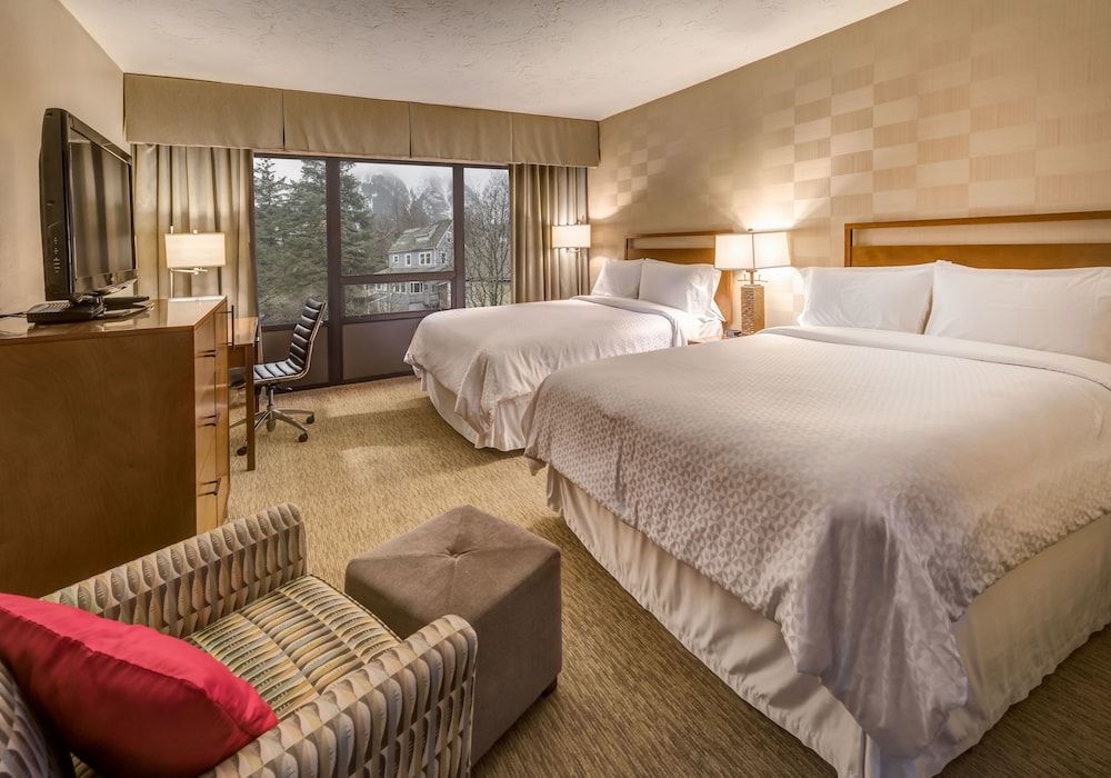 Room, 2 Queen Beds, Mountain View