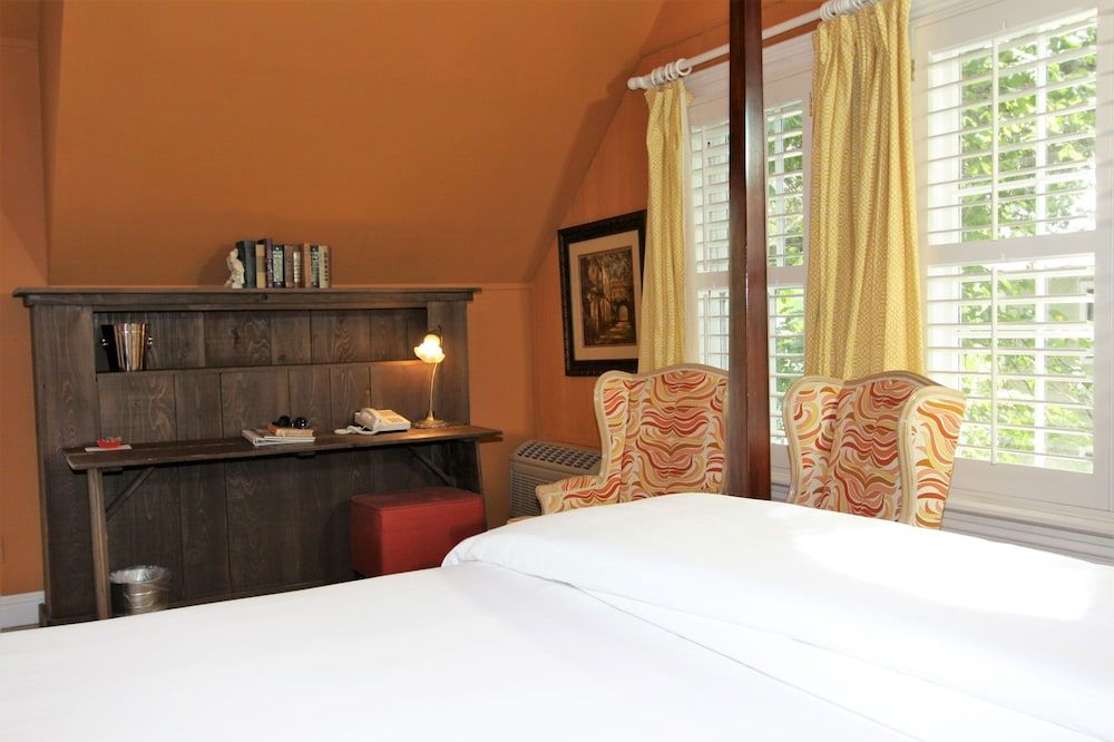 Napa Inn Room, 1 King Bed, Fireplace (Williams Hideaway)