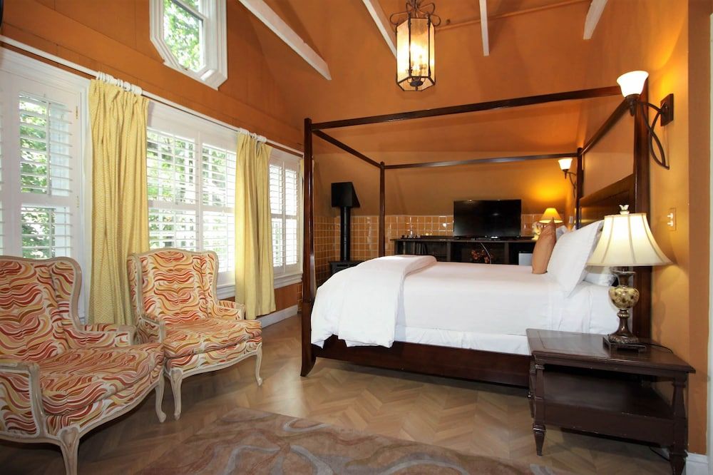 Napa Inn Room, 1 King Bed, Fireplace (Williams Hideaway) 2