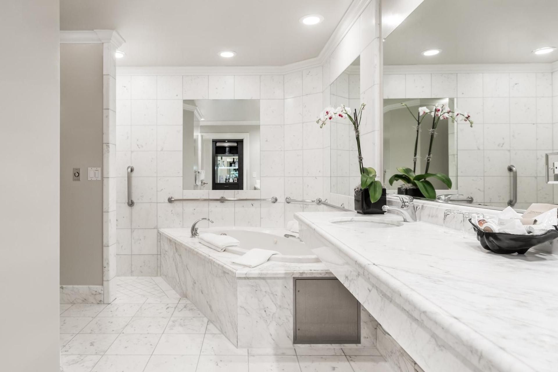 Luxury King Room
