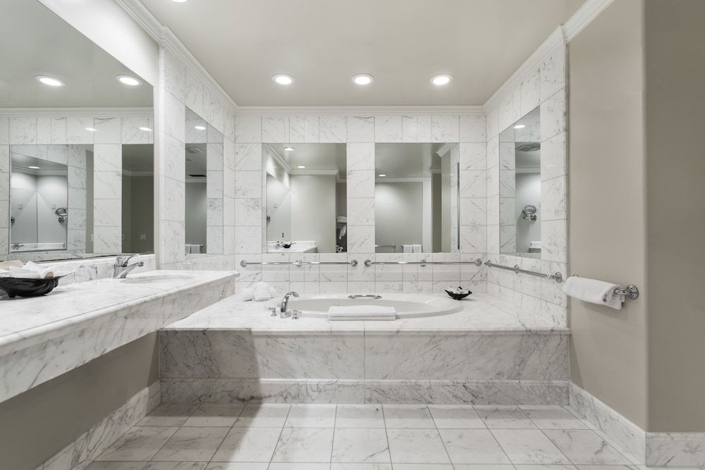 Jetted tub