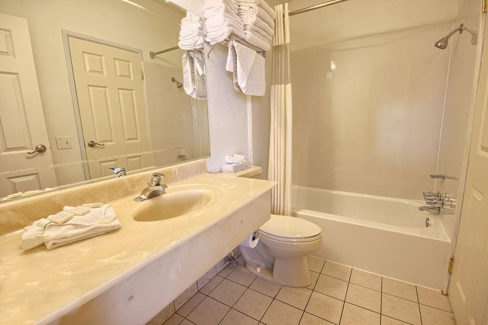 San Simeon Lodge Family Suite, 2 Bedrooms, Non Smoking, Ocean View 5