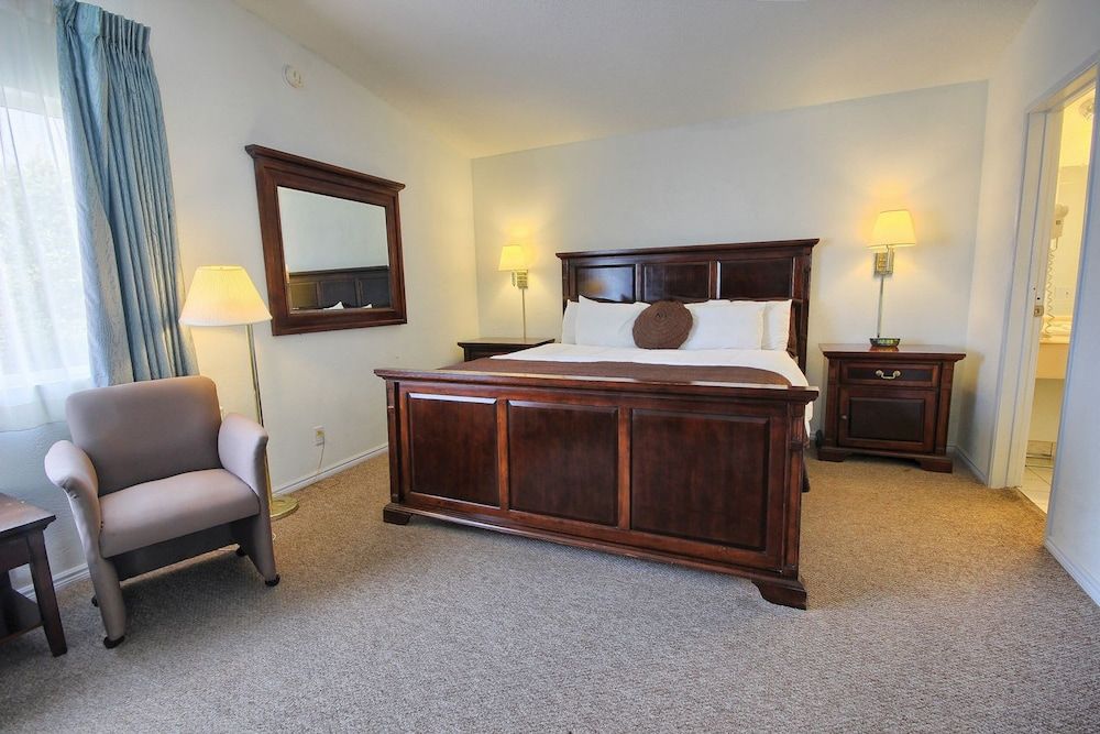 San Simeon Lodge Family Suite, 2 Bedrooms, Non Smoking, Ocean View 3