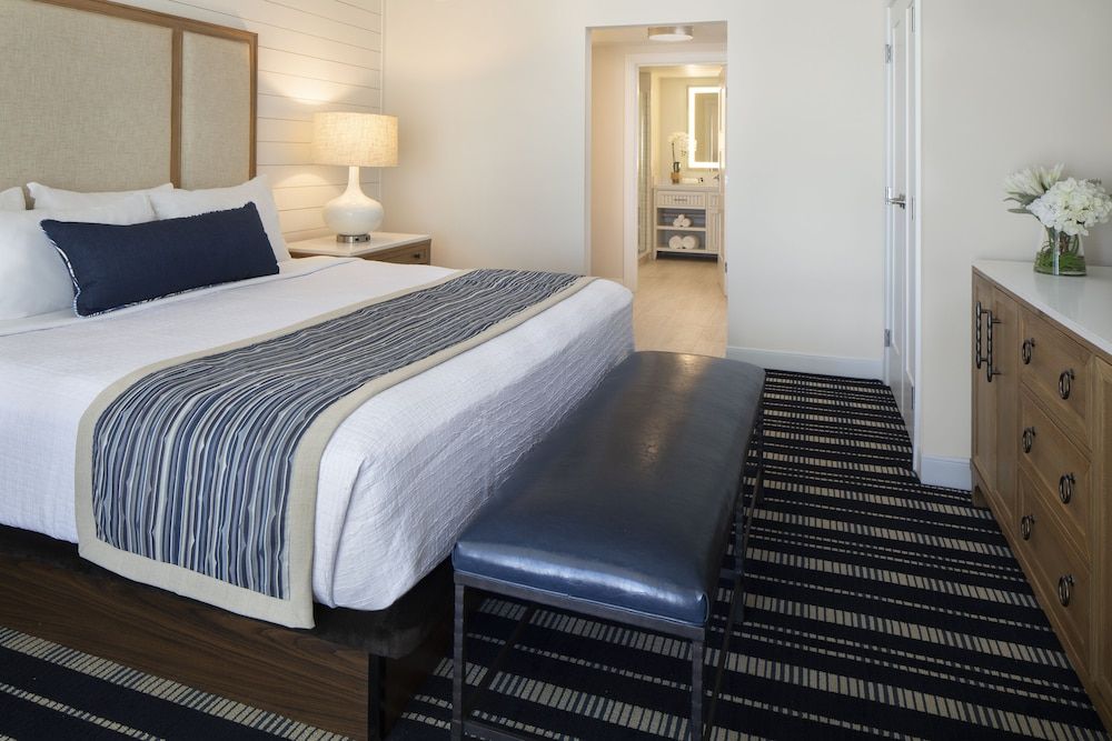 Room, 1 King Bed, Beach View