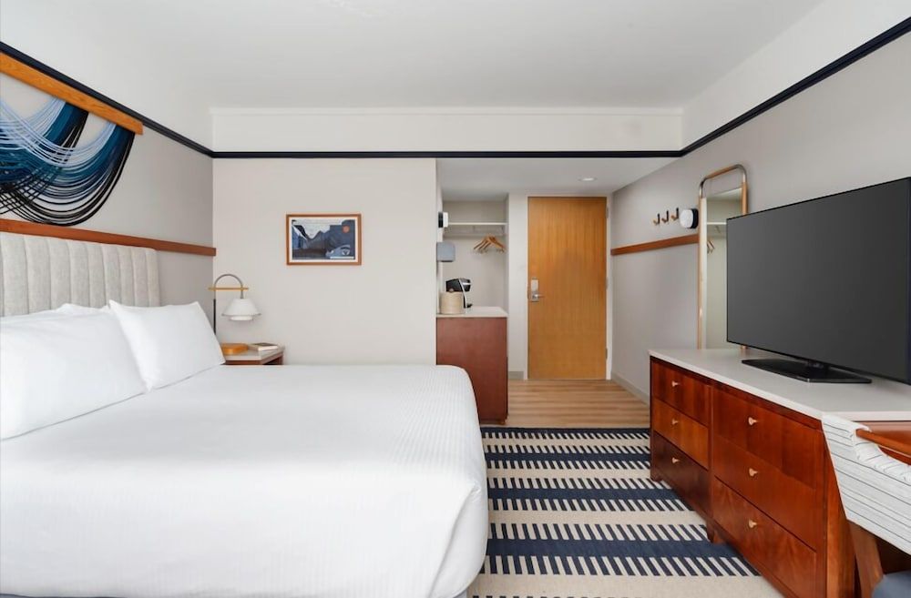 The Penn Stater Hotel and Conference Center Standard Room, 1 King Bed, Accessible