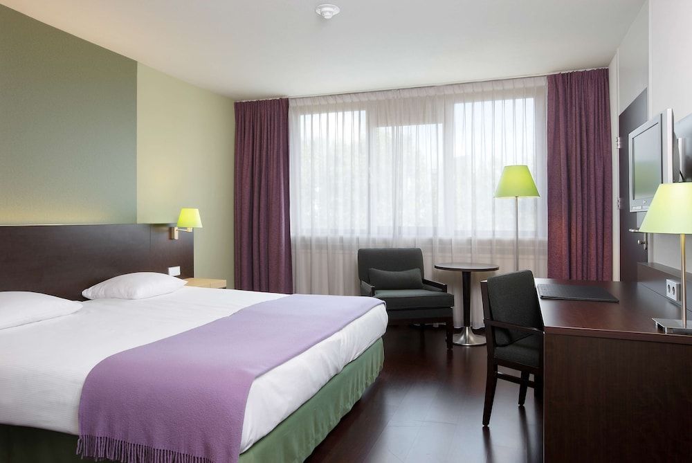 undefined NH Maastricht 4