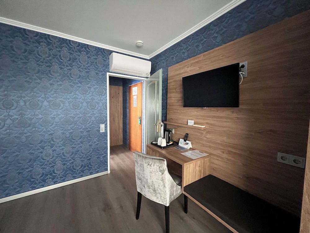 Villa Westend Hotel an der Messe GmbH Standard Double or Twin Room 9