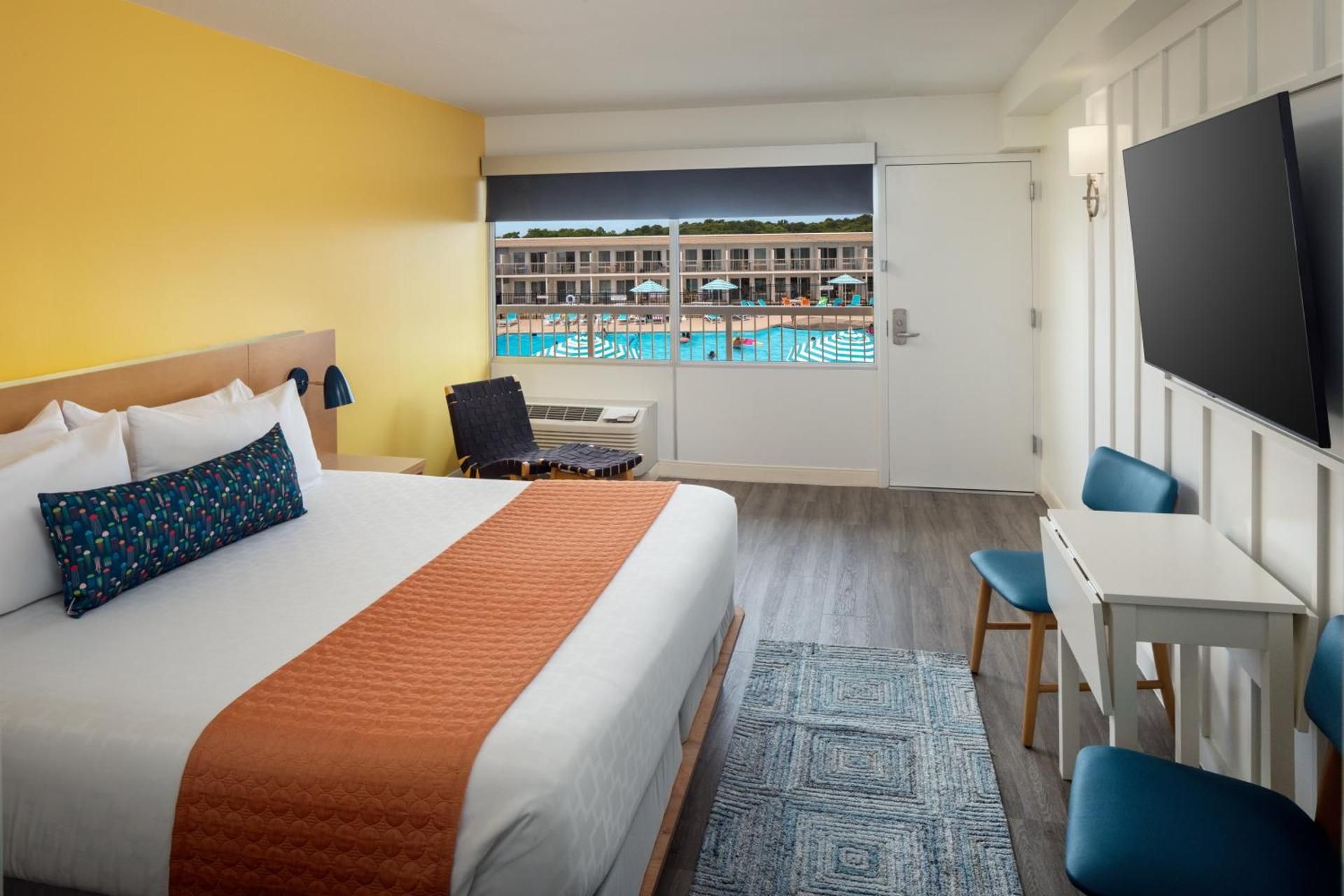 King Room with Courtyard View
