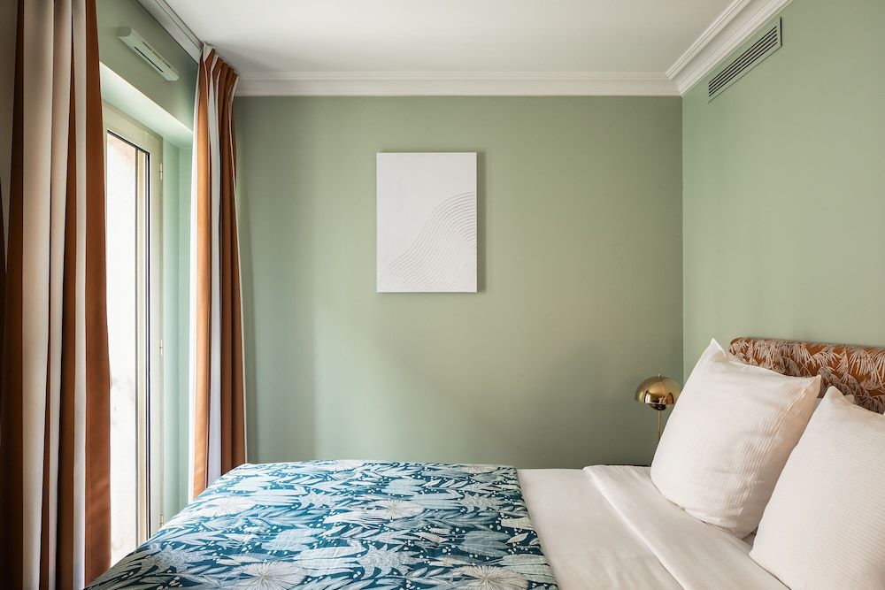 undefined Royal Garden Champs-Elysées 2