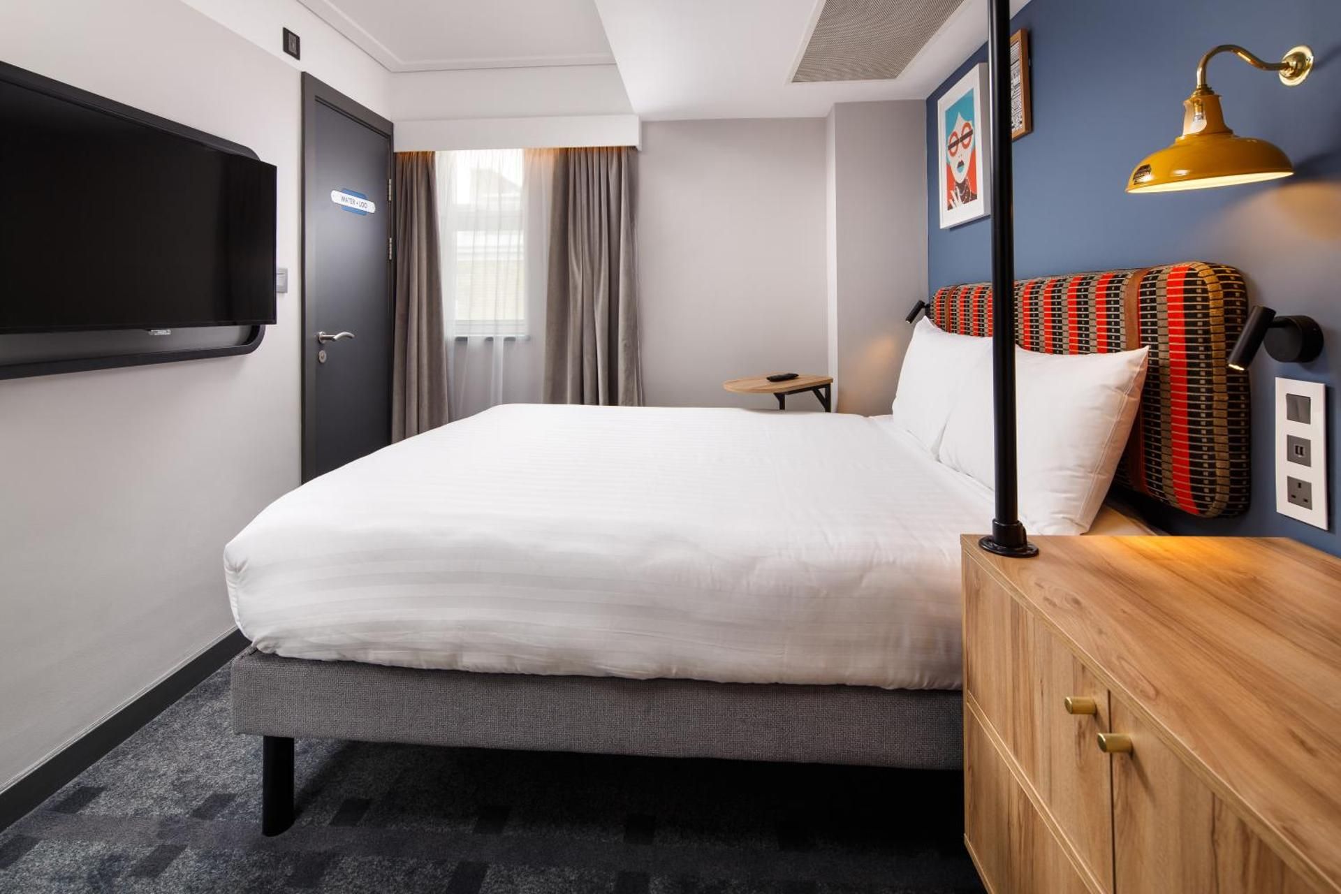 Queen Room