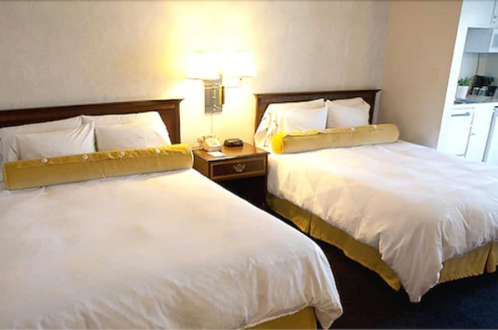 Coral Reef Inn & Suites