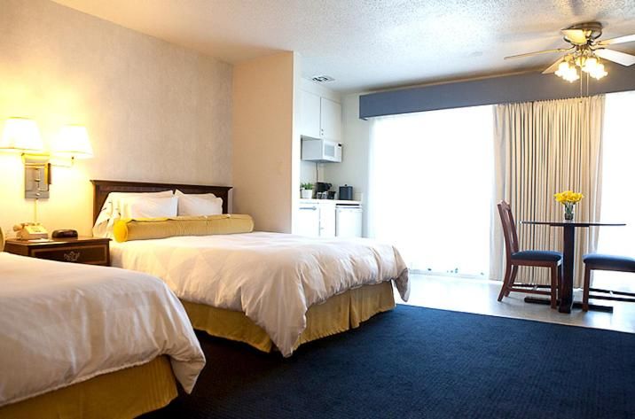 Coral Reef Inn & Suites Queen Room with Two Queen Beds with City View
