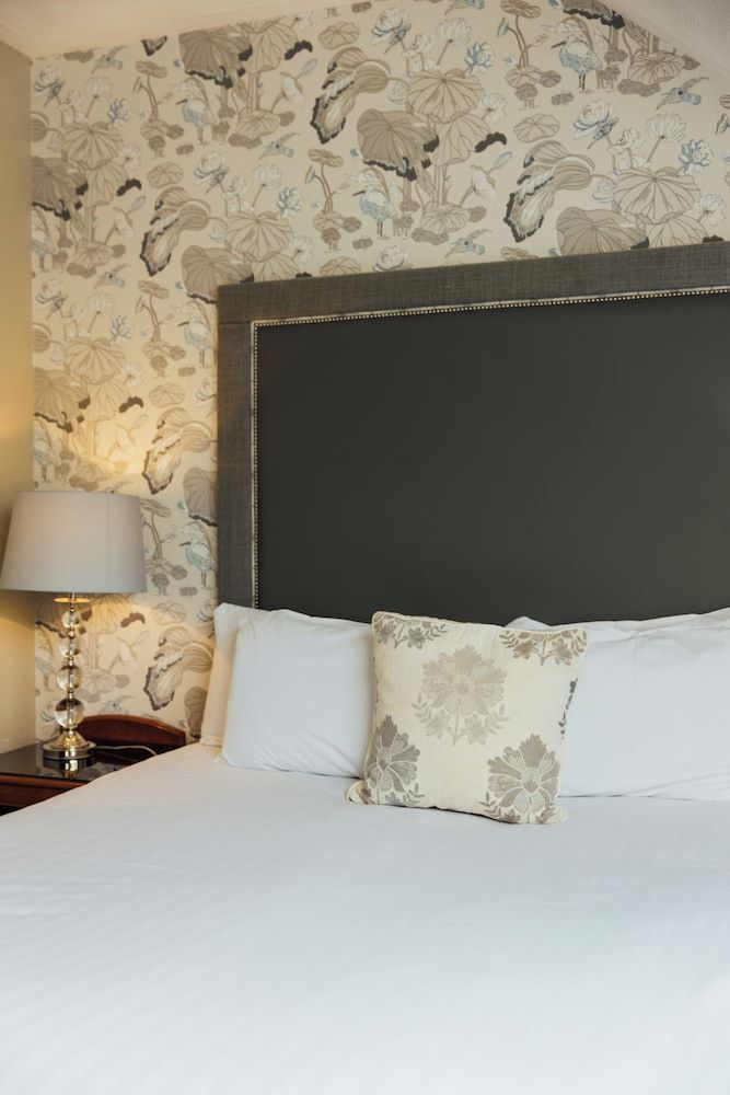 undefined The Malone Hotel 4