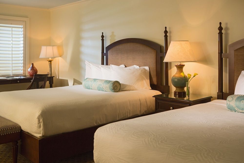 Room, 2 Queen Beds (Essential Interior)