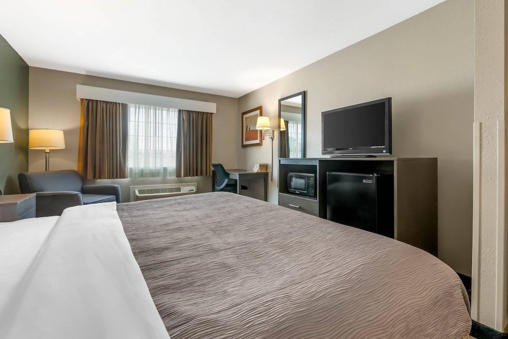 Standard Room, 1 King Bed, Non Smoking