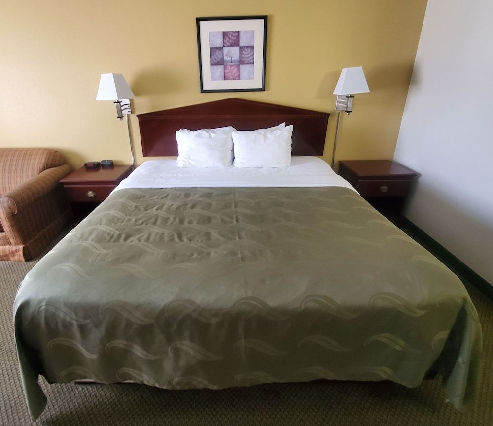 Standard Room, 1 King Bed