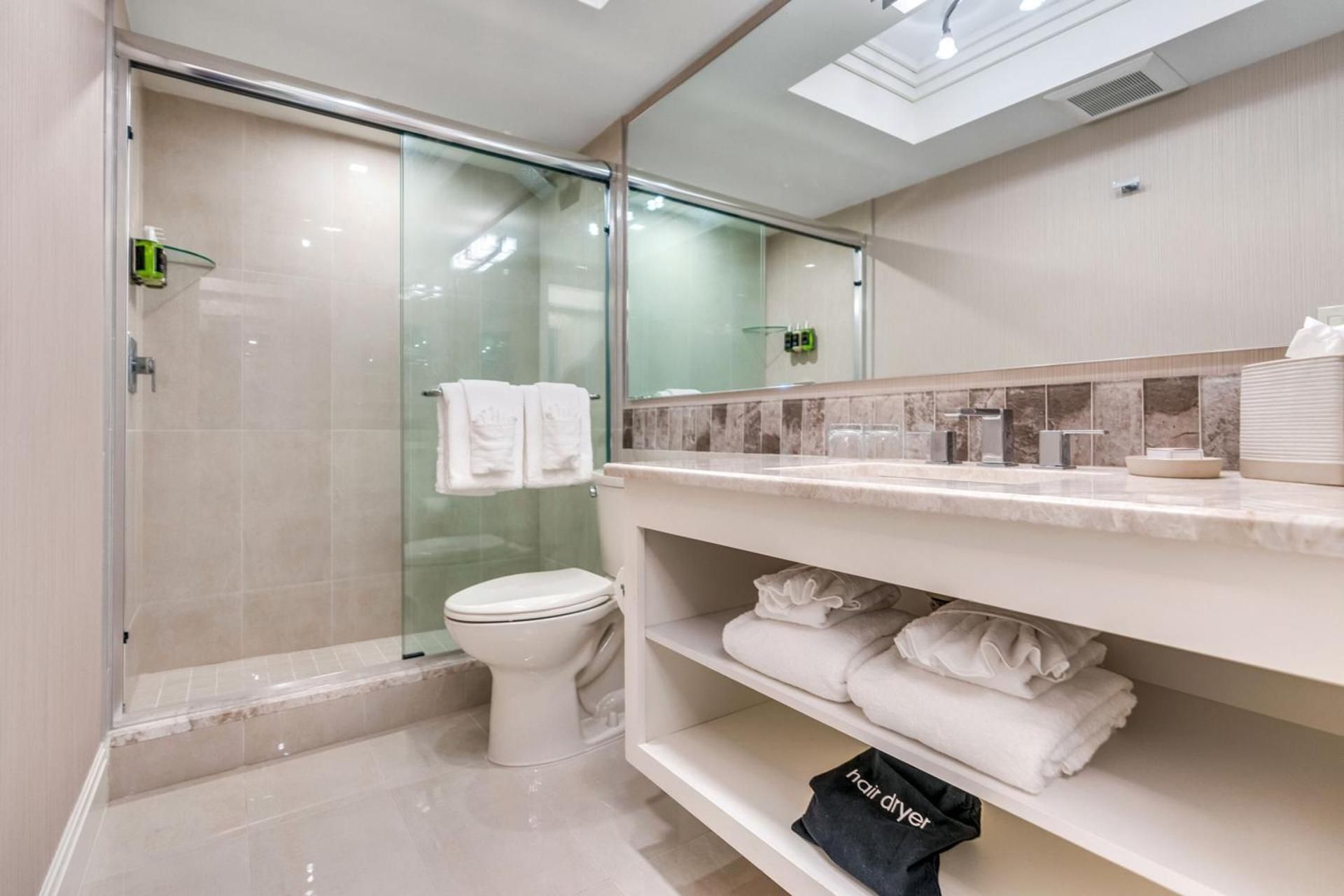 Pool/Gulf View Top Floor Two Queen