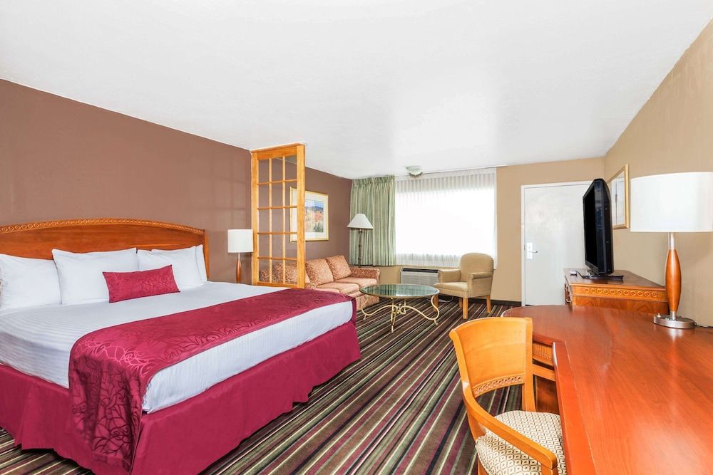 Studio Suite, 1 King Bed, Non Smoking