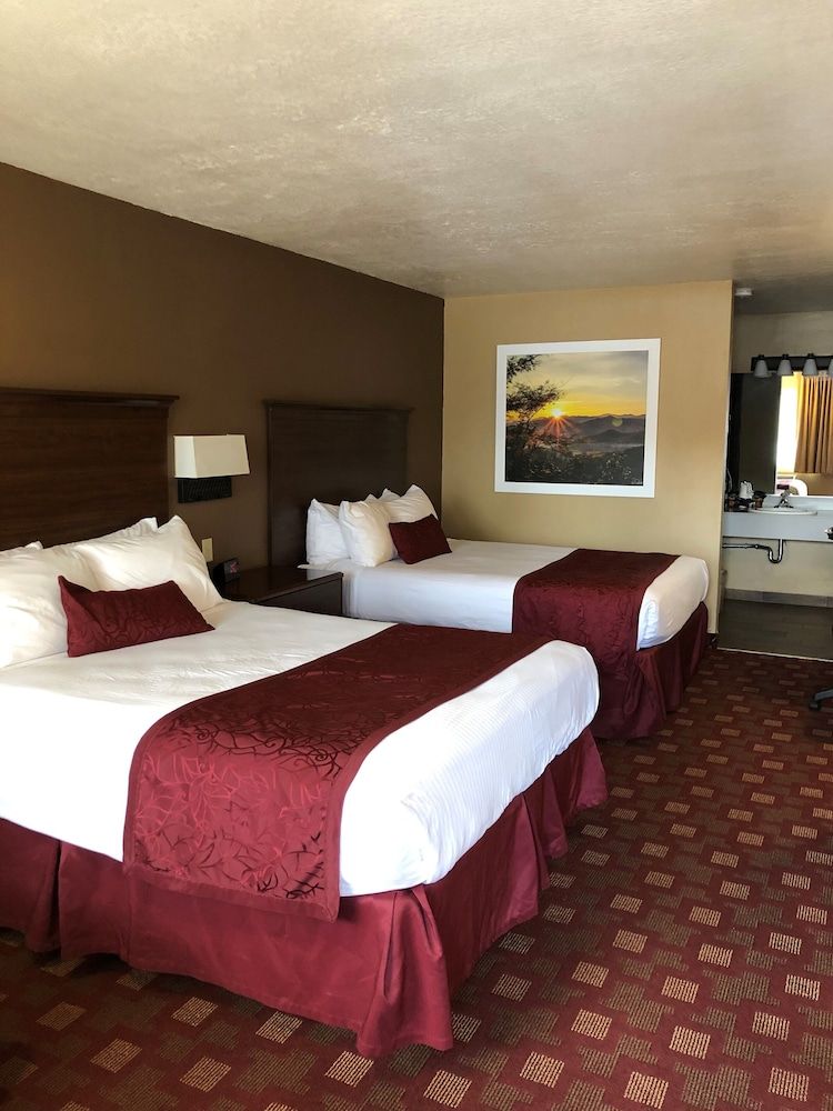 Standard Room, 2 Queen Beds, Non Smoking