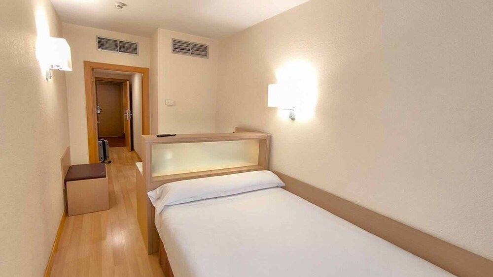 Hotel Condes de Haro Standard Single Room