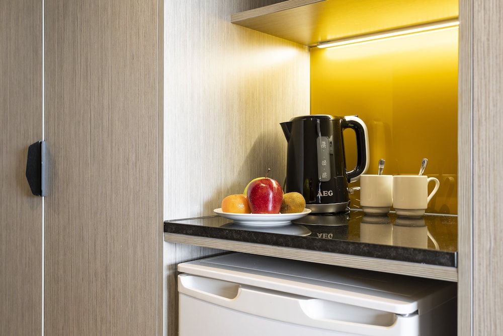 Citadines Ramblas Barcelona Classic Room 8