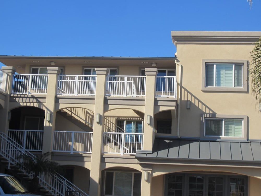 undefined PB Surf Beachside Inn 4