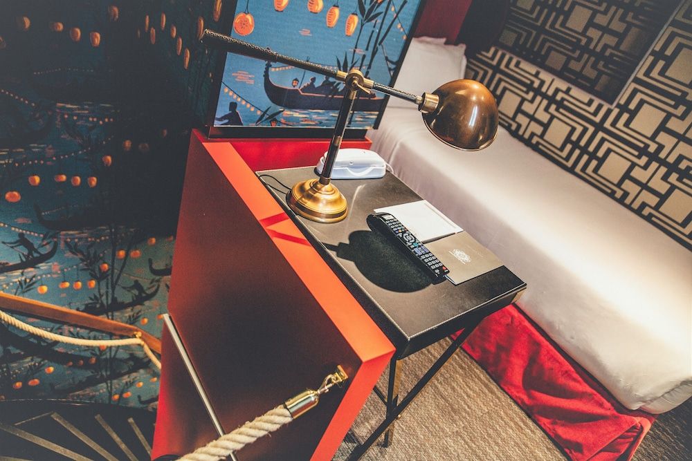 undefined Hotel du Continent 4