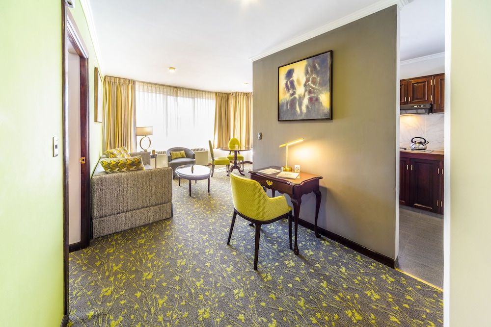 Ritz Apart Hotel Deluxe Suite 9