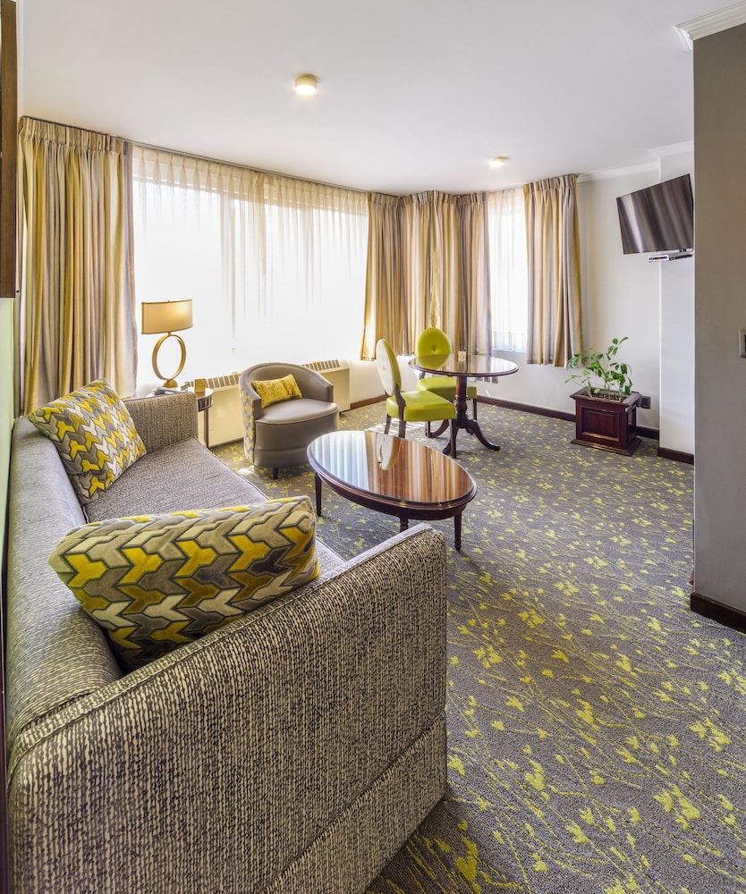 Ritz Apart Hotel Deluxe Suite