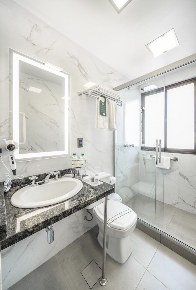 Ritz Apart Hotel Executive Suite 5