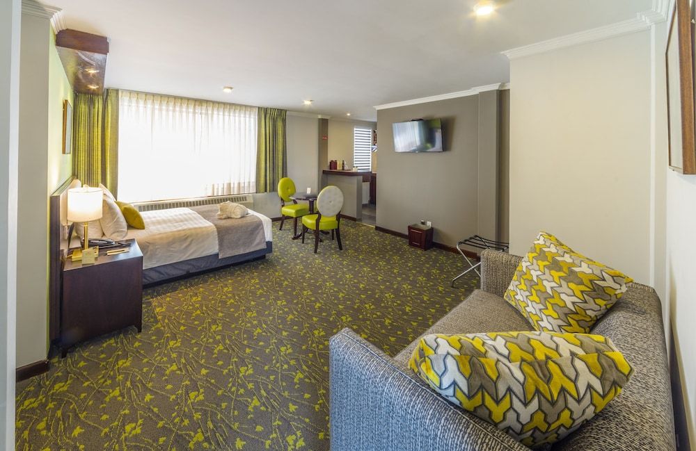 Ritz Apart Hotel Executive Suite 2