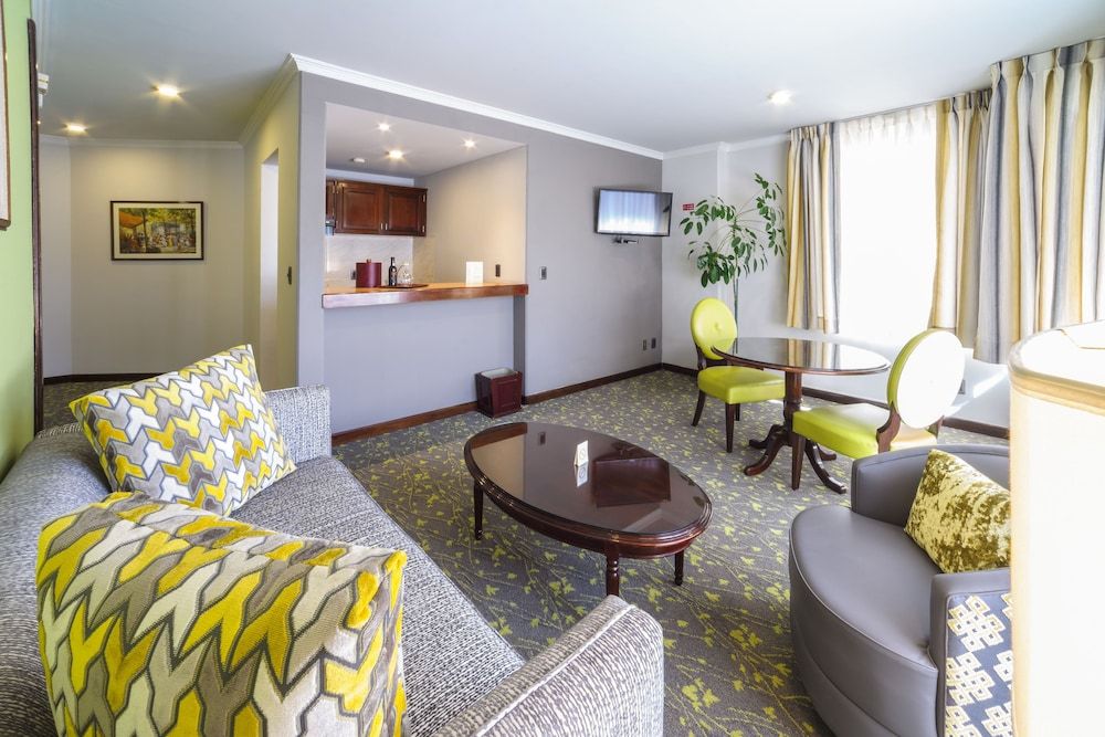 Ritz Apart Hotel Deluxe Suite 7