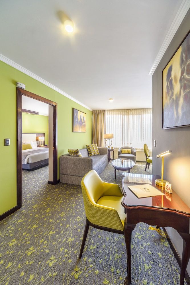 Ritz Apart Hotel Deluxe Suite 8