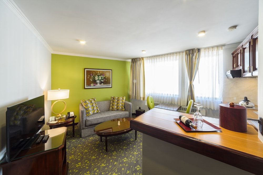 Ritz Apart Hotel Executive Suite 3