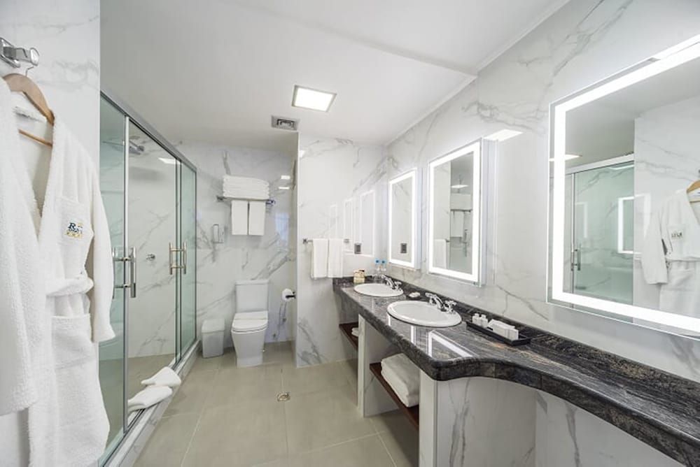 Ritz Apart Hotel Presidential Suite 4