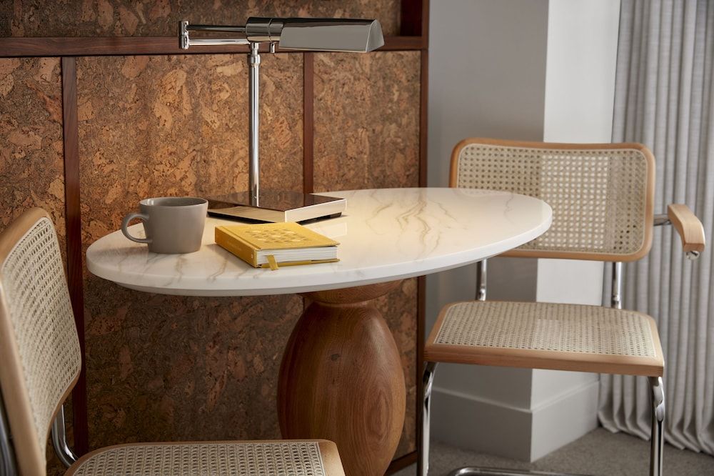 Lyle Washington D.C. Deluxe King 6