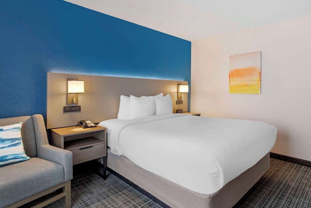 Room, 1 Queen Bed, Non Smoking, Bathtub (Bathtub)