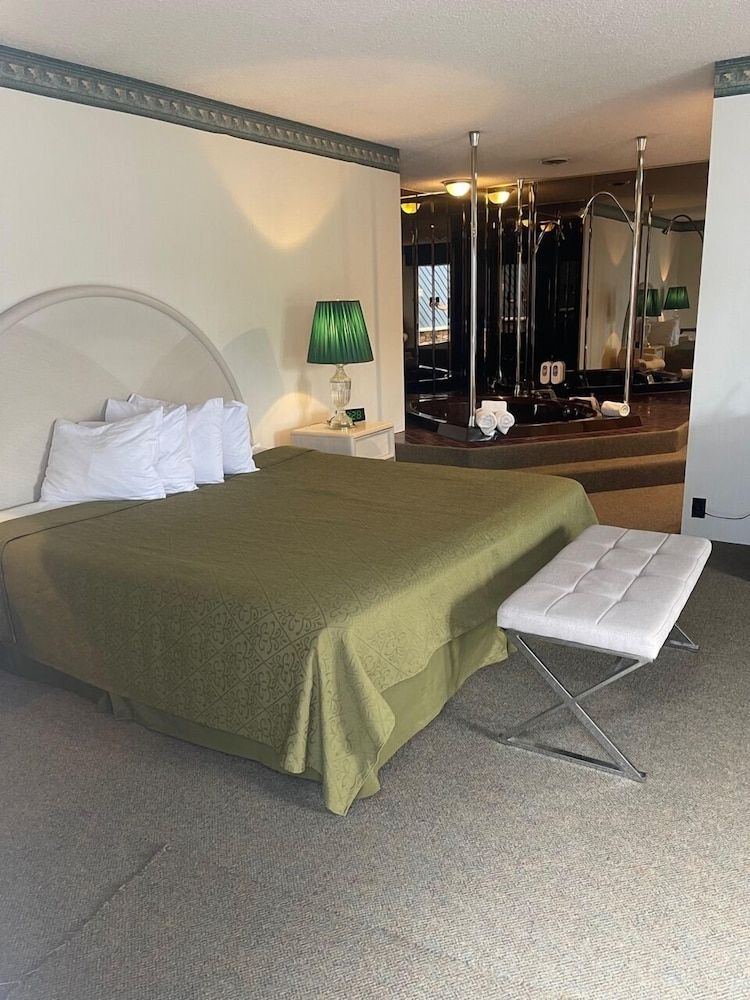 Deluxe Suite, 1 King Bed, Non Smoking