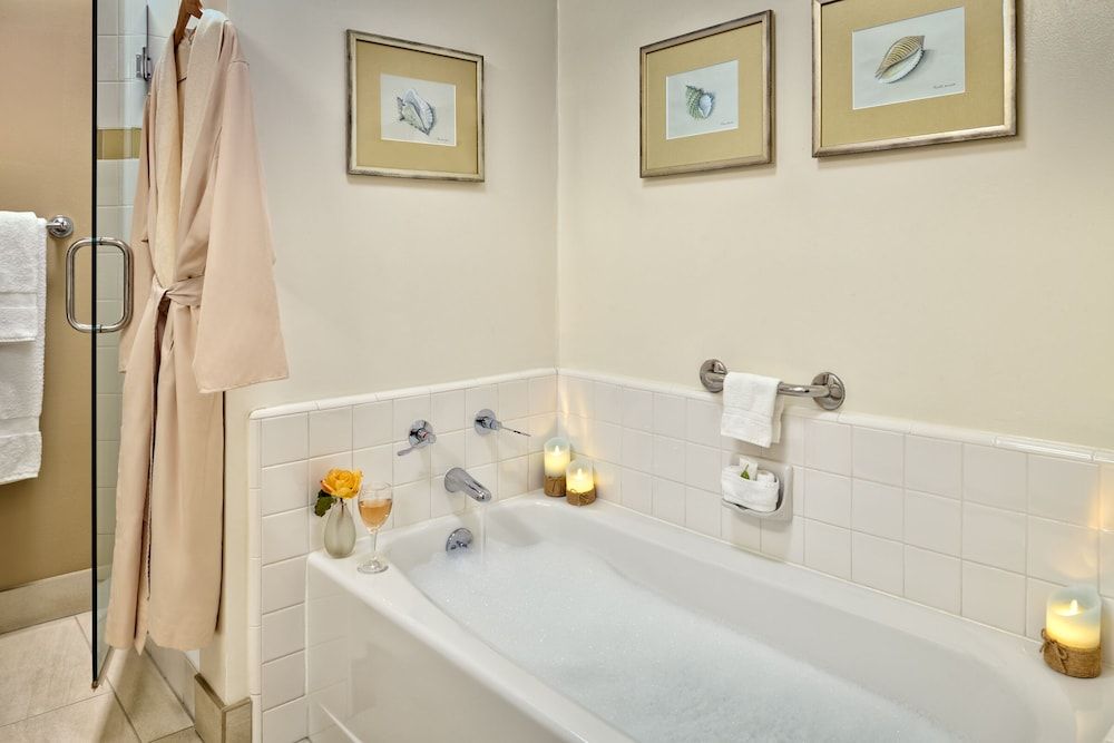 The Beach House Hotel Half Moon Bay Standard Suite, 1 Queen Bed with Sofabed, Standard View 4