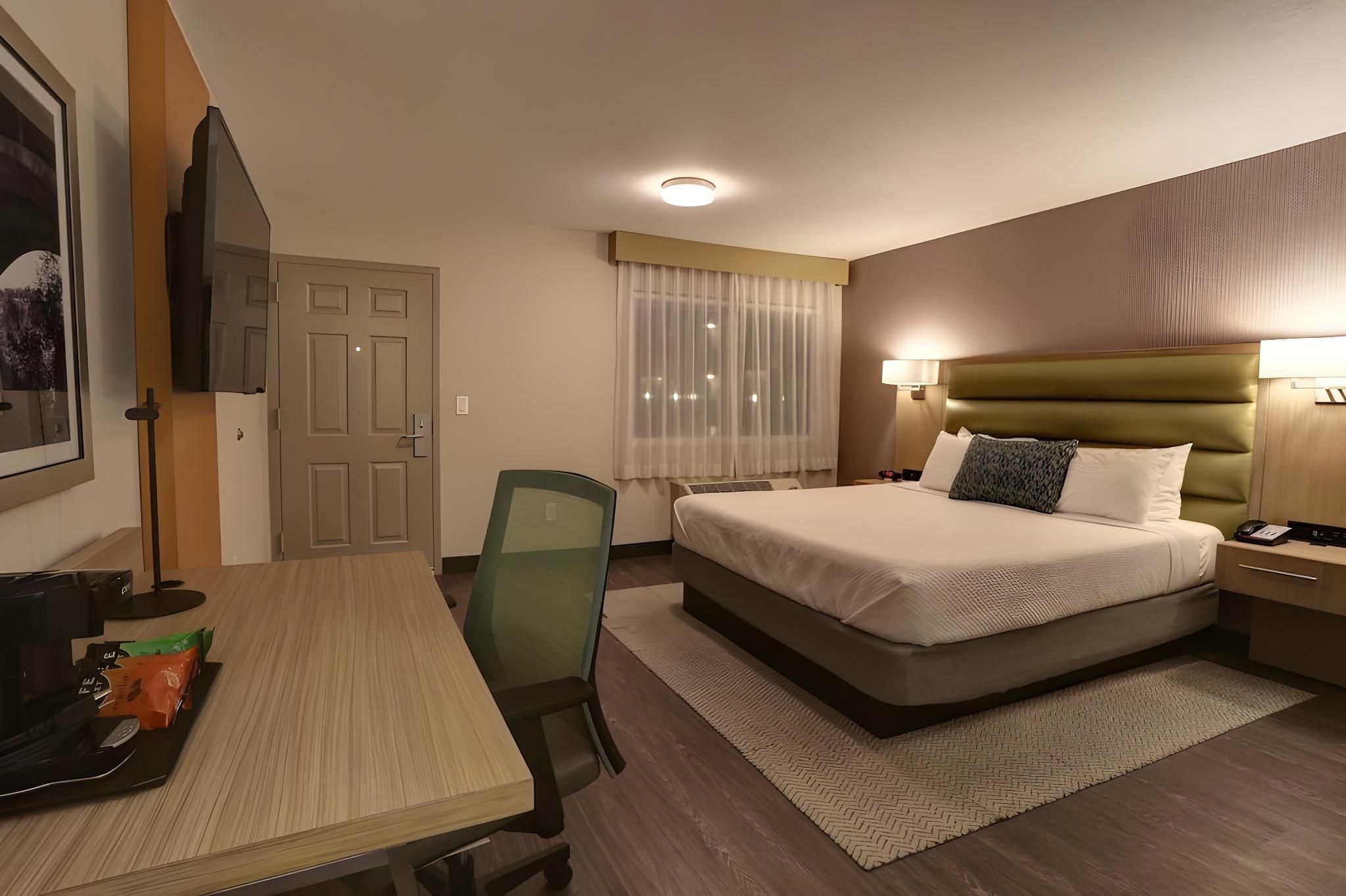 GreenTree Pasadena Inn King Accessible 2