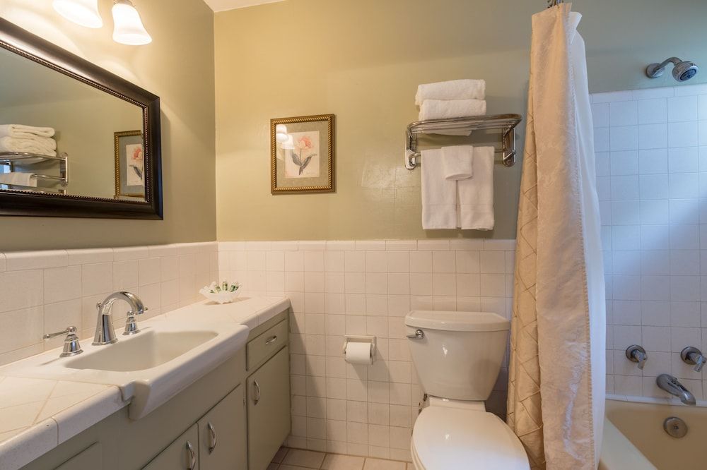 undefined Brisas del Mar, Inn at the Beach 4